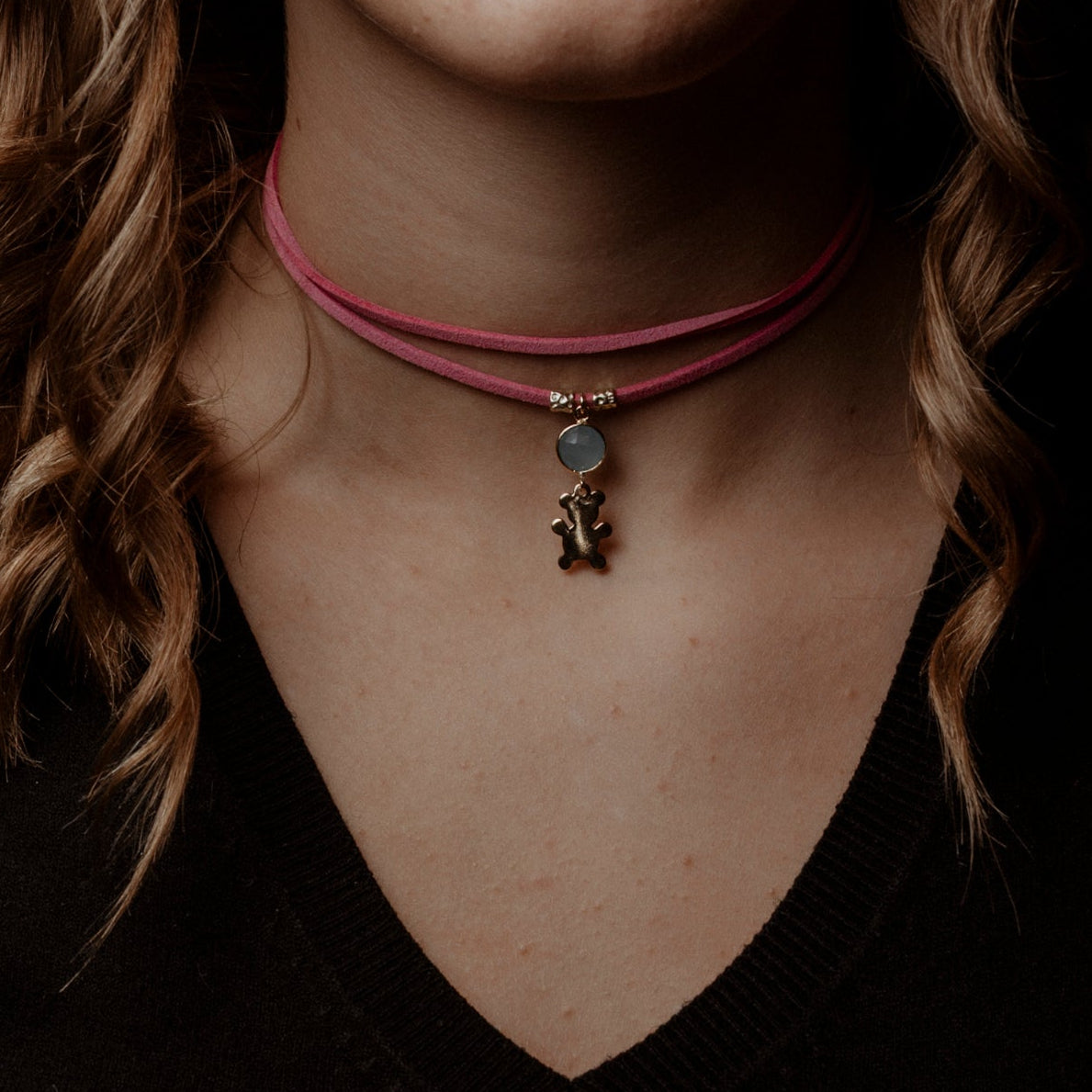 cordino rosa, calcedonio blu e orsetto