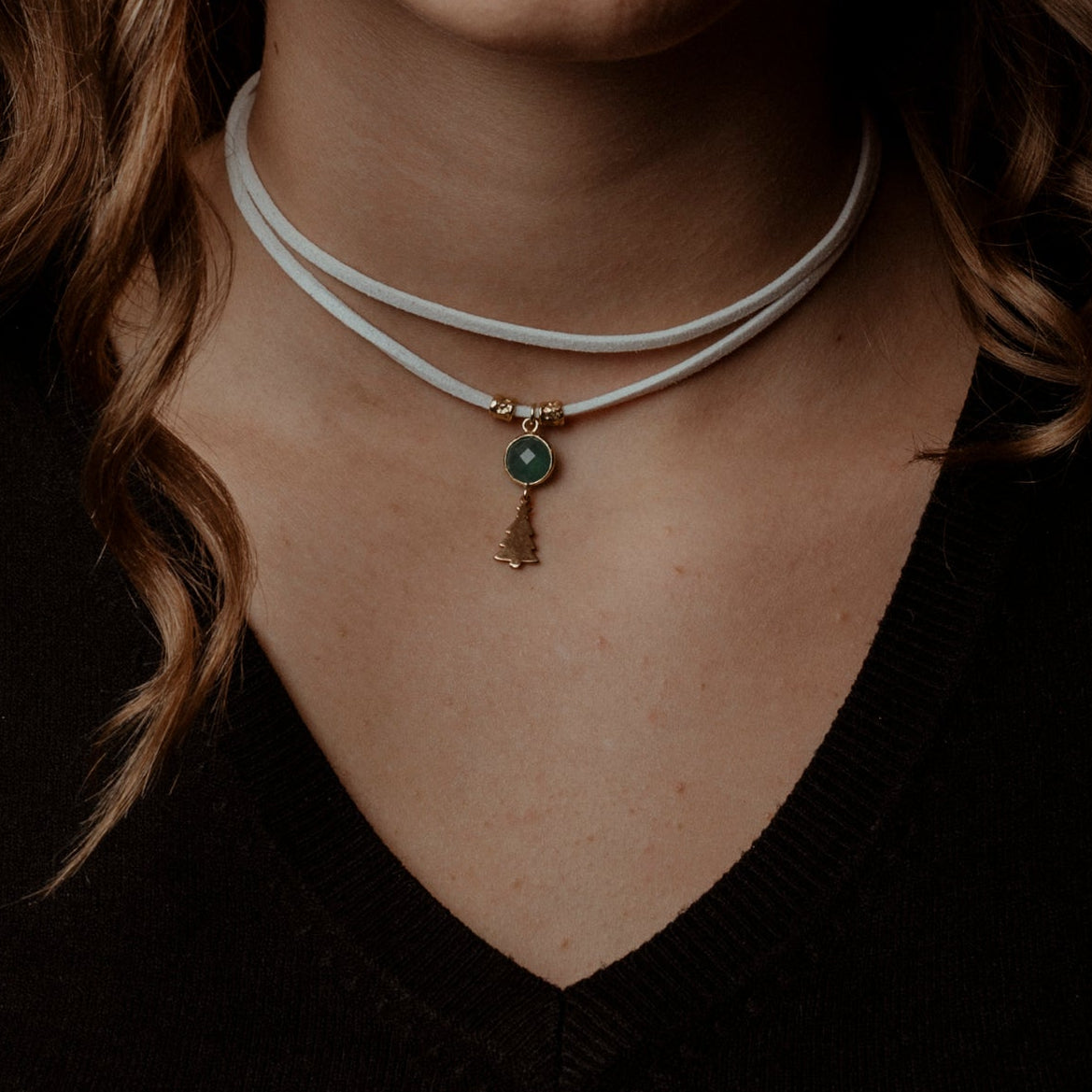 cordino bianco, calcedonio verde e alberello